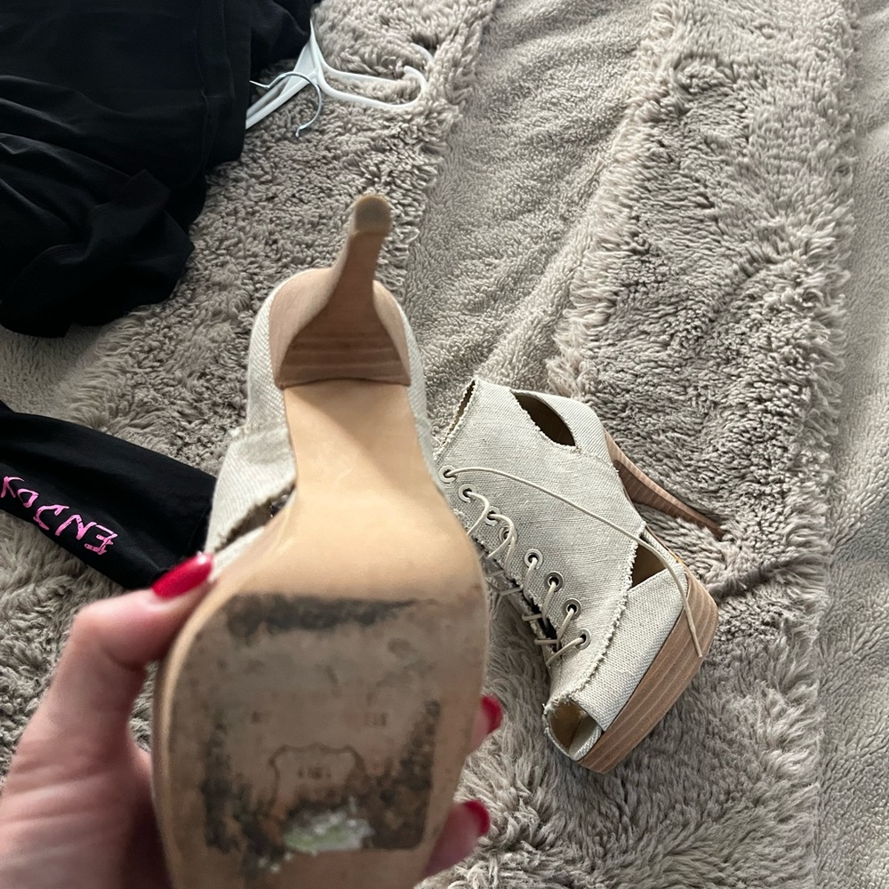 Stuart Weitzman heels - Picture 2 of 4